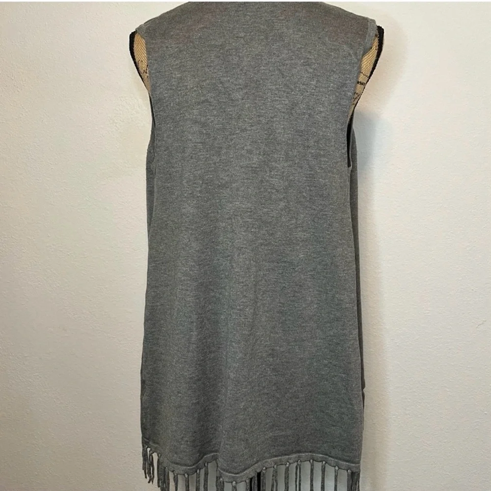 Heather Gray Vest with fringe edge medium